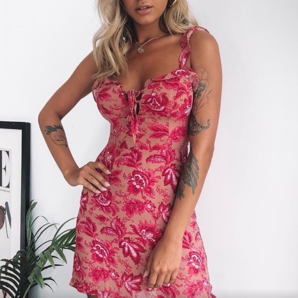 White Fox Boutique Dresses & Skirts - White Fox Boutique Pink and Tan Floral Dress